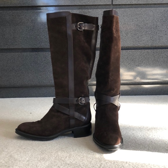 Tod's Shoes - Beautiful Brown Suede Boot